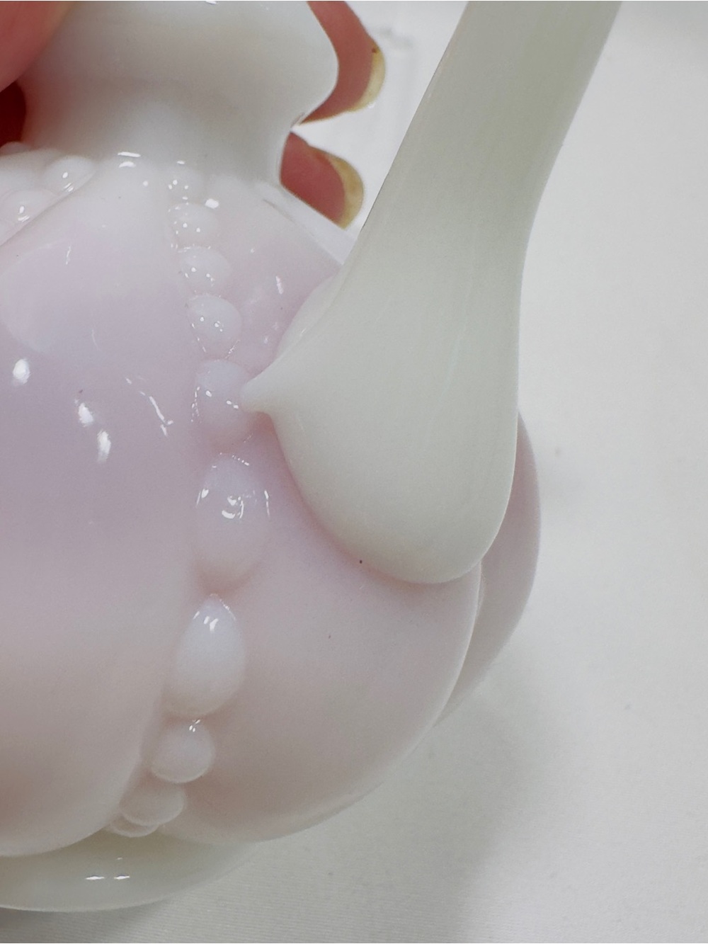Vintage 1940's Fenton White Pink Ruffled Edge Beaded Melon Glass Pitcher Attache - Picture 5 of 12